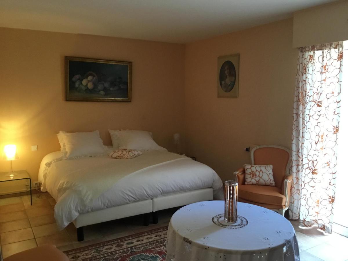 Le Clos De Rose Ussac Εξωτερικό φωτογραφία